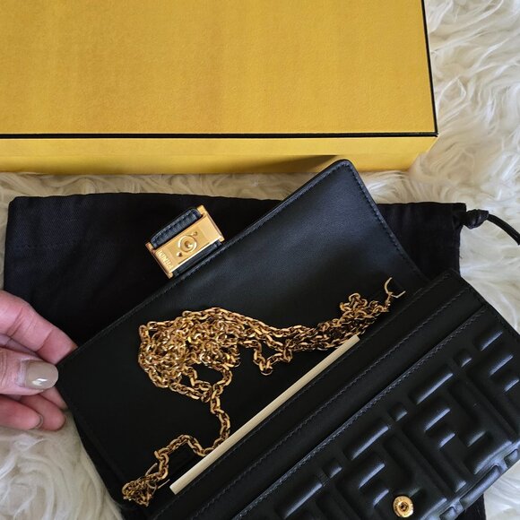 Fendi Chain wallet - Picture 10 of 10